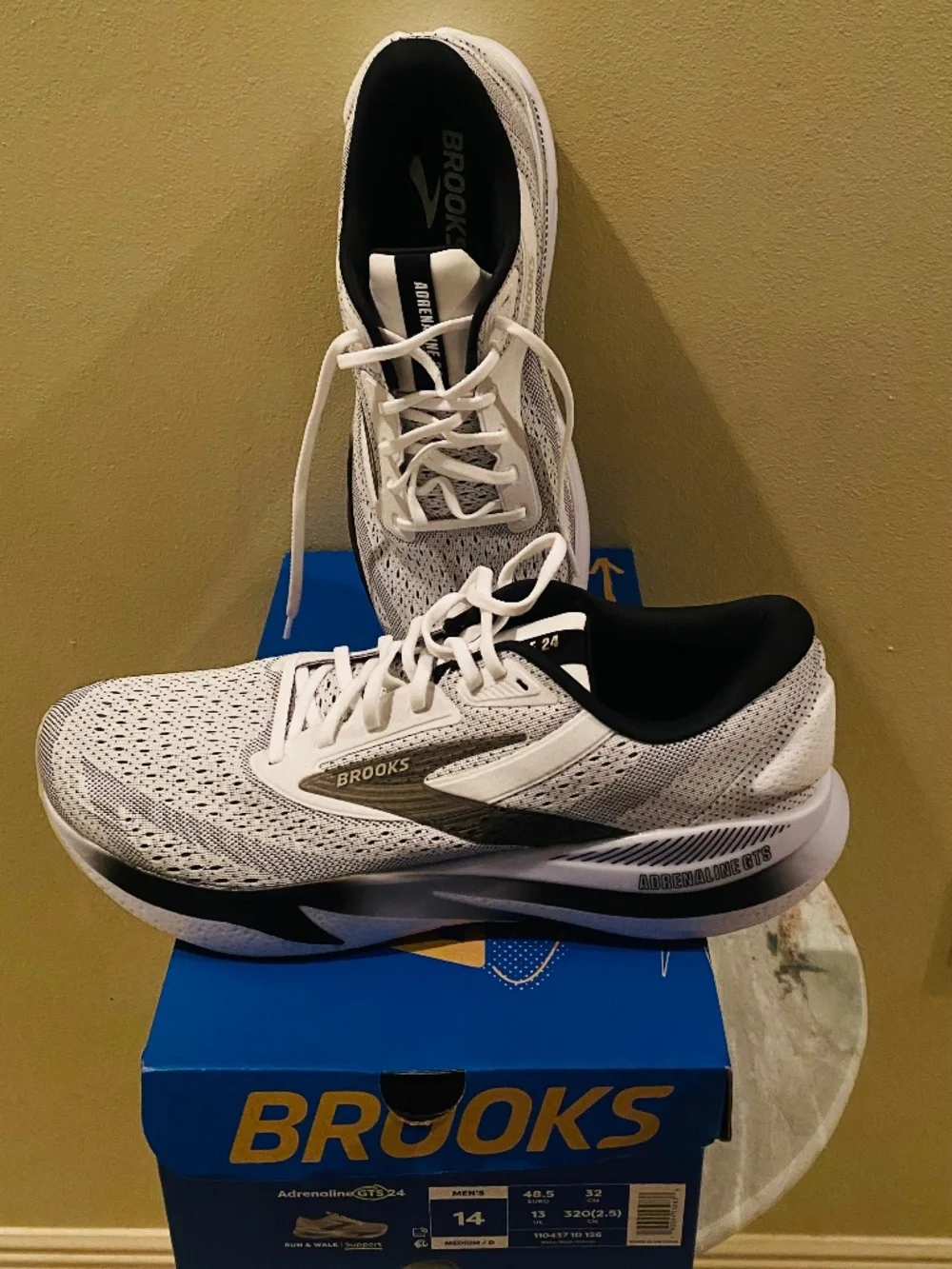 Brooks adrenaline GTS 24 size 14 Brooks Men's White and Black Athletic Shoes - Picture 1 of 8